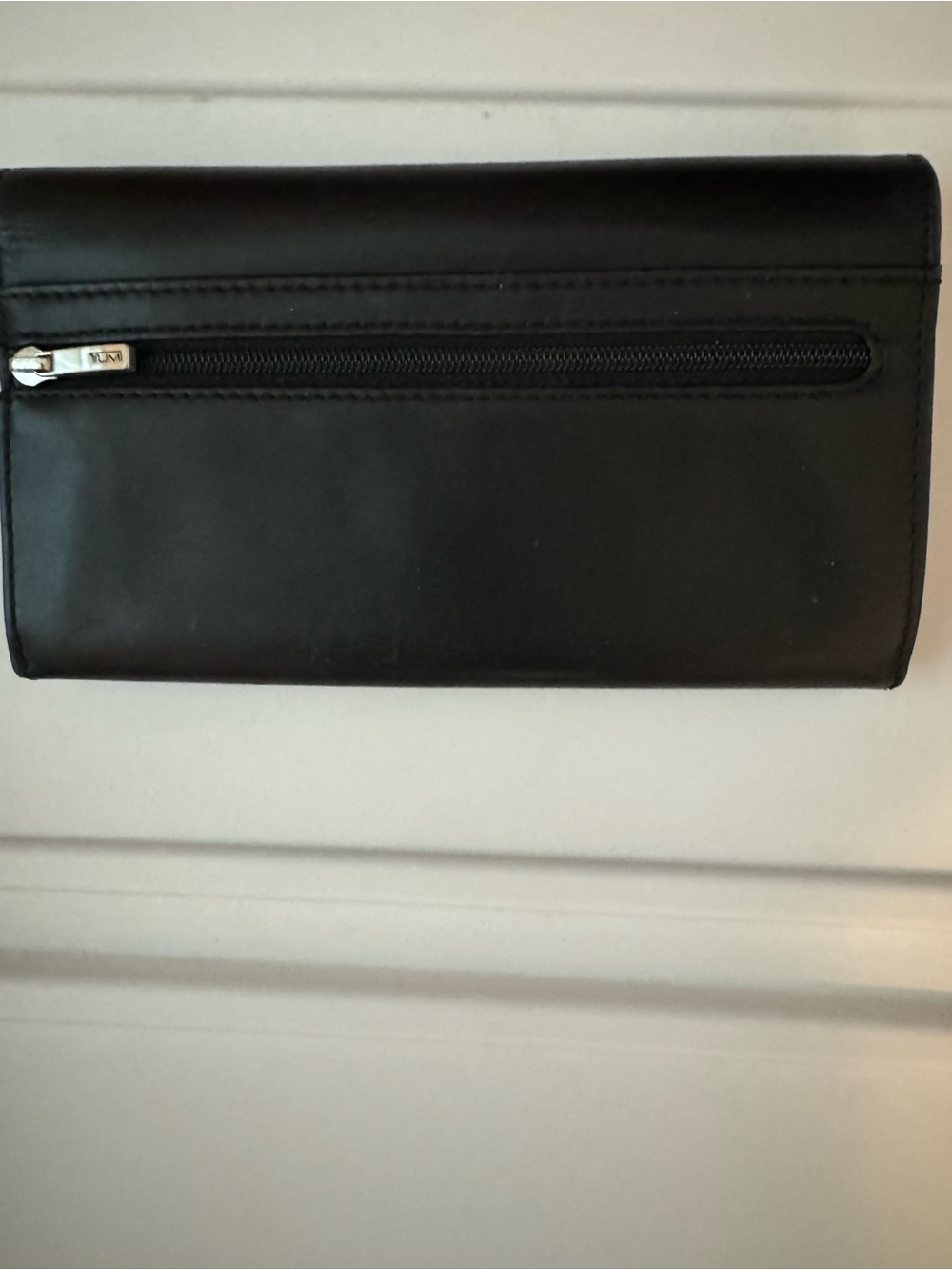 Tumi Black Leather Long Wallet with Metal Logo Plaque - Picture 3 of 6